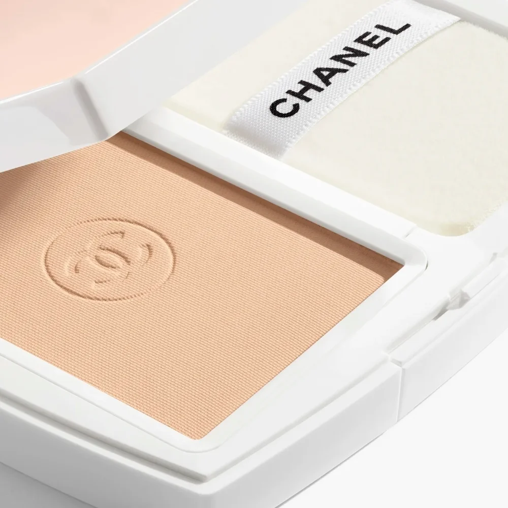 NEW~ CHANEL LE BLANC COMPACT Brightening Compact Foundation SPF 25 ~ B20